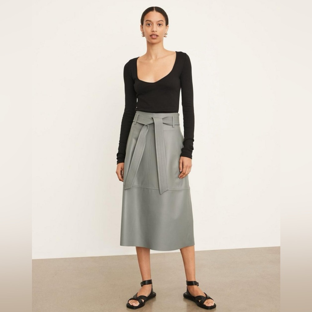 NWT Vince %100 leather Topstitch Belted Skirt in Sea Stone L